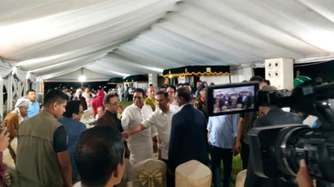 PM meets leaders of anti-fascist movement allies at Jamuna