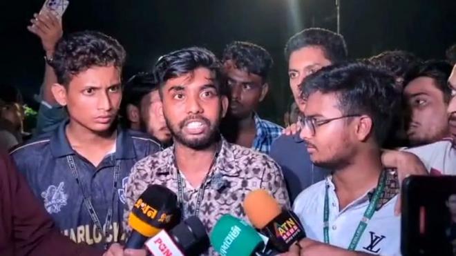 পরীক্ষা শেষে উত্তরায় শিক্ষার্থীদের অবস্থান, সচিবালয়মুখী লংমার্চের ঘোষণা