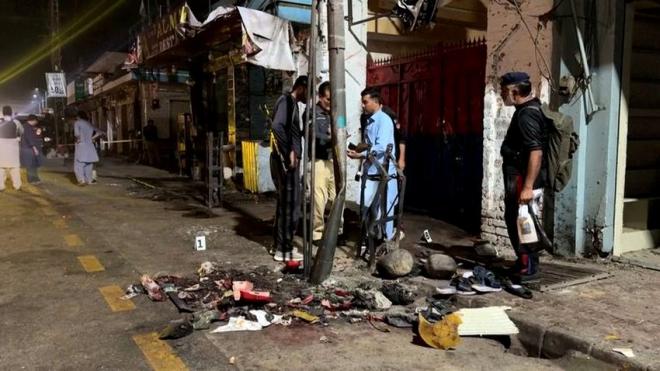 Suicide bomber kills 14 at anti-militancy protest in Pakistan