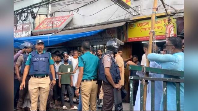 জাসদ কার্যালয়ের সামনে থেকে আ.লীগের শতাধিক নেতাকর্মী আটক