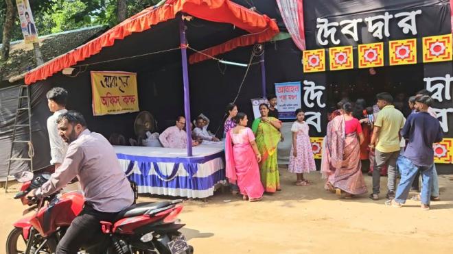 মৌলভীবাজারে দুর্গাপূজার নিরাপত্তা ও প্রস্তুতি দেখতে মণ্ডপ পরিদর্শনে মন্ত্রী আরিফুল হক