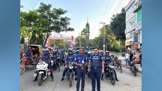 দুর্গাপূজার নিরাপত্তায় মৌলভীবাজারে পুলিশের বিশেষ মহড়া ও চেকপোস্ট