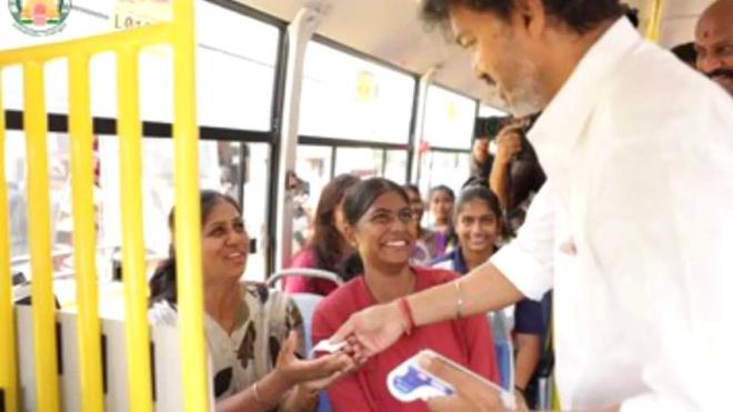 ‘ভেট্রি পায়ানাম’ সম্প্রসারণে নারীদের আরও বাসে বিনামূল্যে যাতায়াত
