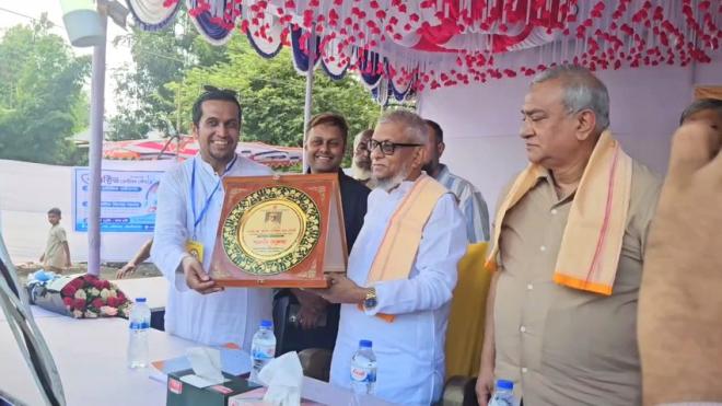 মৌলভীবাজারে দুর্গাপূজার নিরাপত্তা ও প্রস্তুতি দেখতে মণ্ডপ পরিদর্শনে মন্ত্রী আরিফুল হক