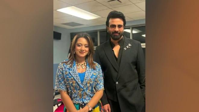 নিউইয়র্কে শাকিব-দীঘির দেখা, ‘মেগাস্টার’কে নিয়ে স্মৃতিচারণ